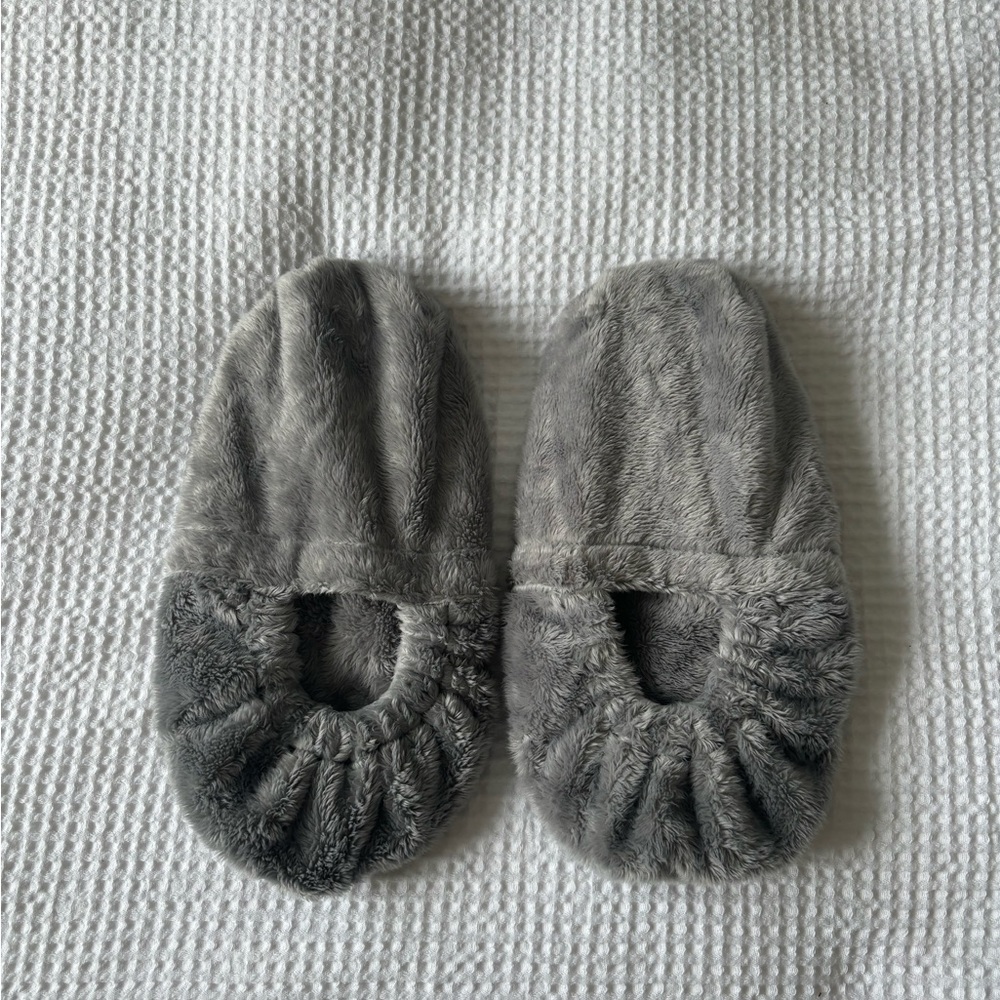 Brookstone Heat Therapy Slippers/Socks